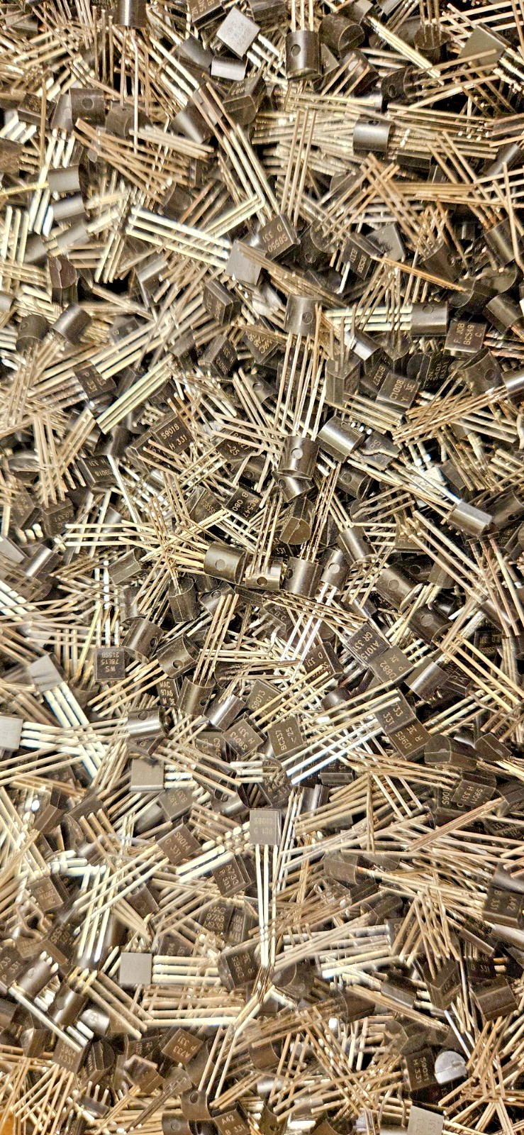 Lot of 1000 TO-92 Transistors Mixed Types Assorted Bulk Electronic Parts NPN PNP