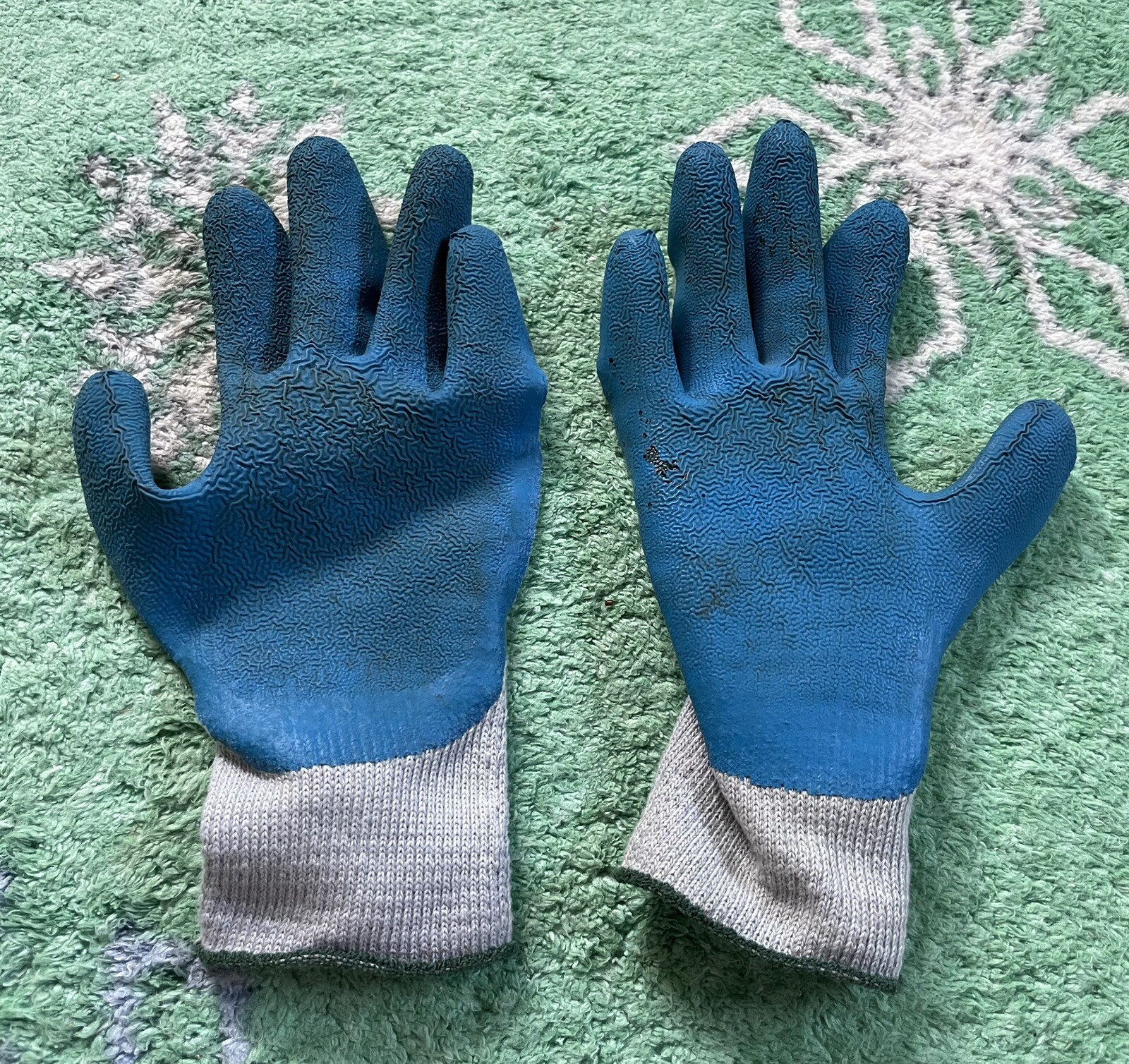 Showr Atlas 300 Size 7/S Latex Coated Gloves – Blue & Gray