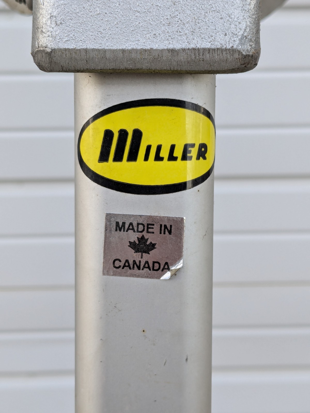 HONEYWELL MILLER 51/7FT Confined Space Tripod 400 lb Capacity Adjustable Height