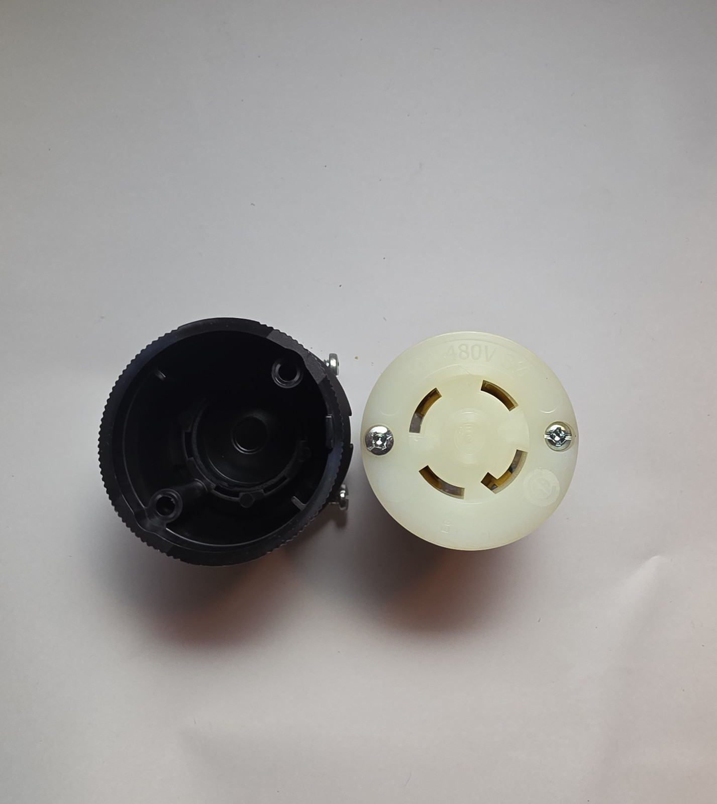 Hubbell HBL2733 Locking Connector – Receptacle Free Shipping