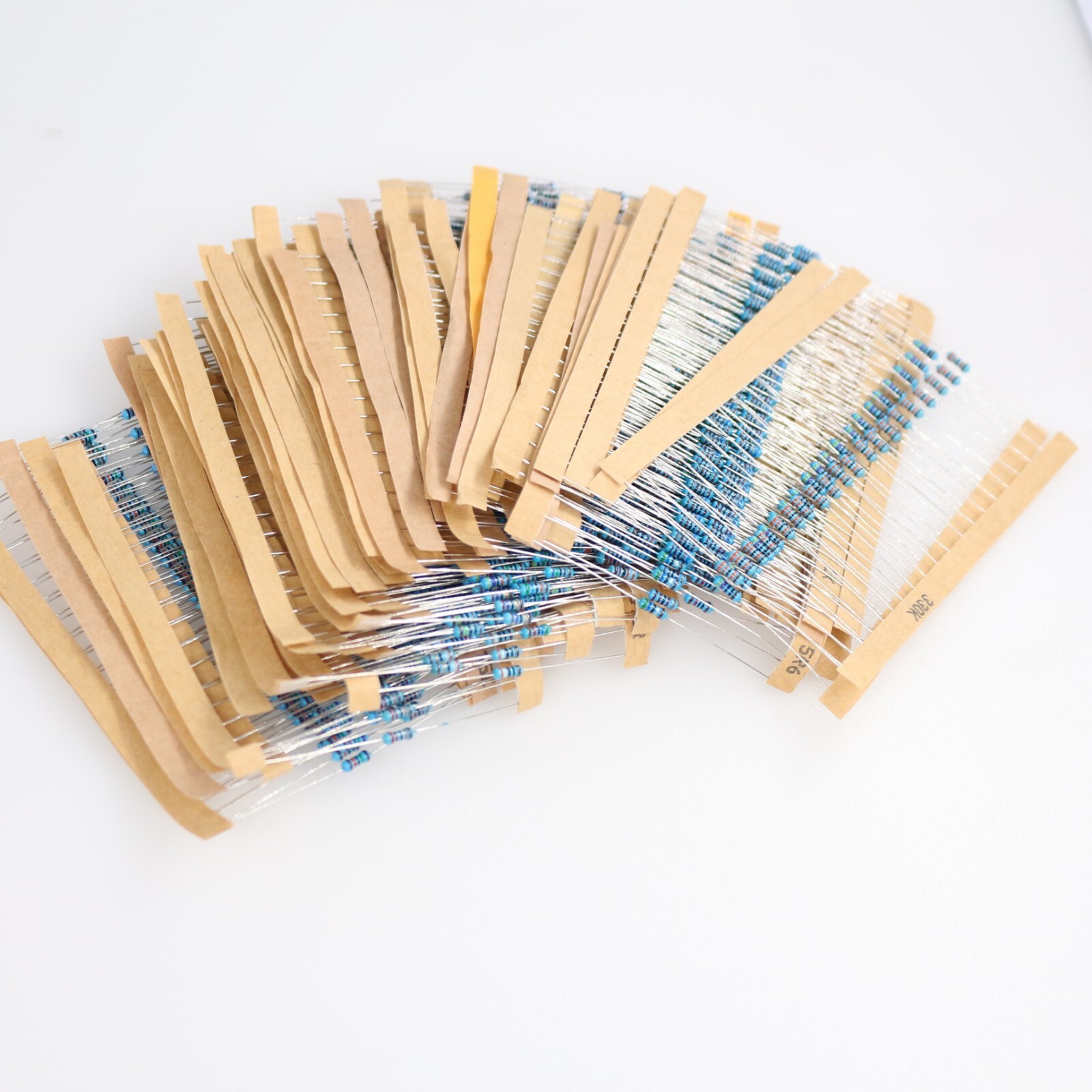 2600 pcs 1/4W ±1 % 130 Value Resistor Assortment Kit (1 ohm – 3M ohm)