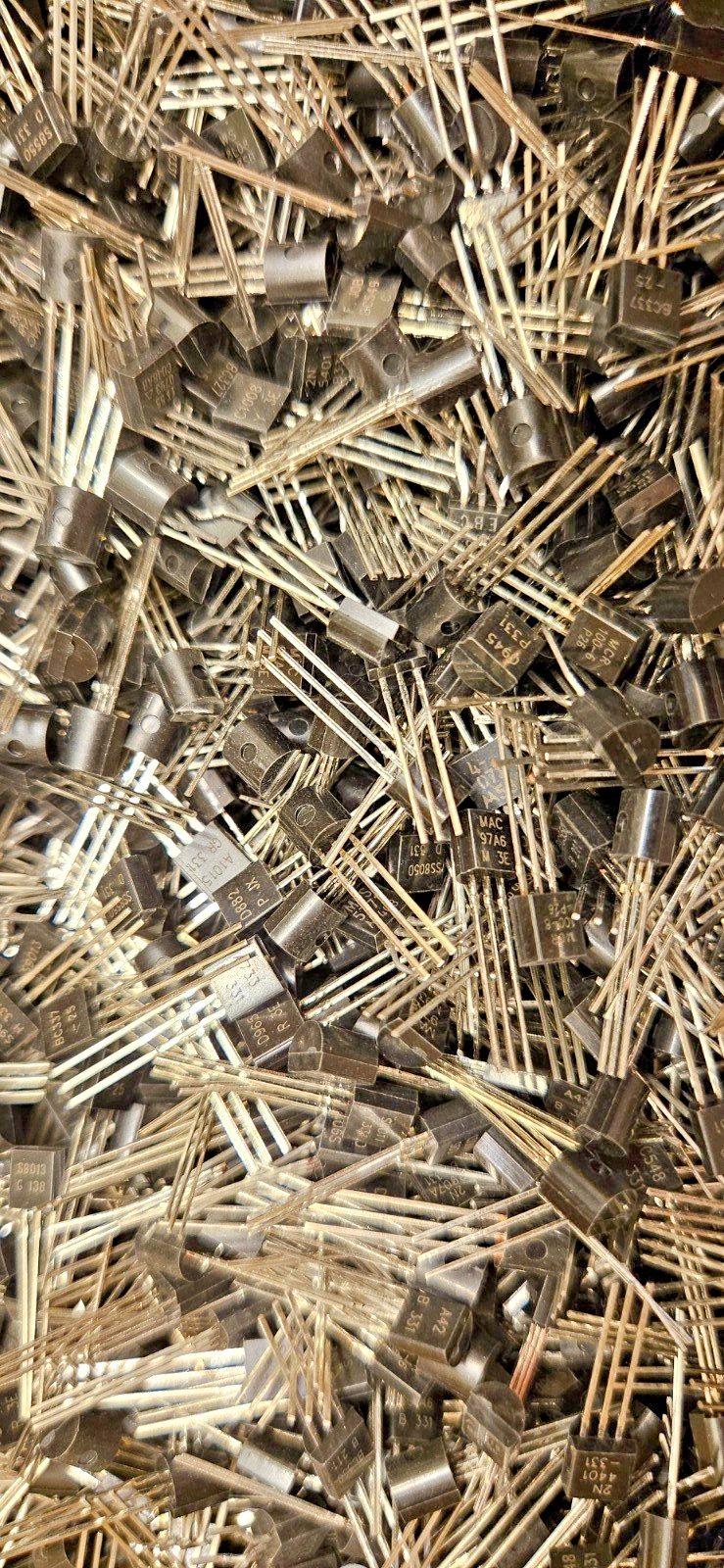 Lot of 1000 TO-92 Transistors Mixed Types Assorted Bulk Electronic Parts NPN PNP