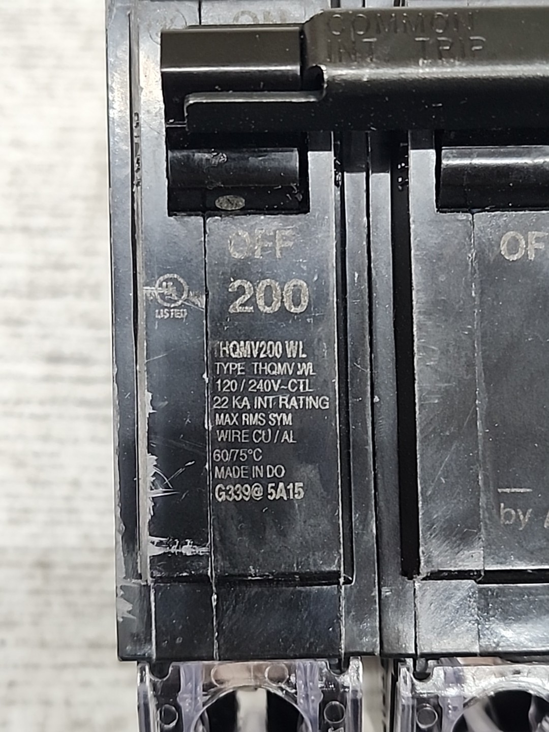 GE THQMV200WL 200 Amp 120/240 Volt 2-Pole Plug-In Mount  Main Circuit Breaker