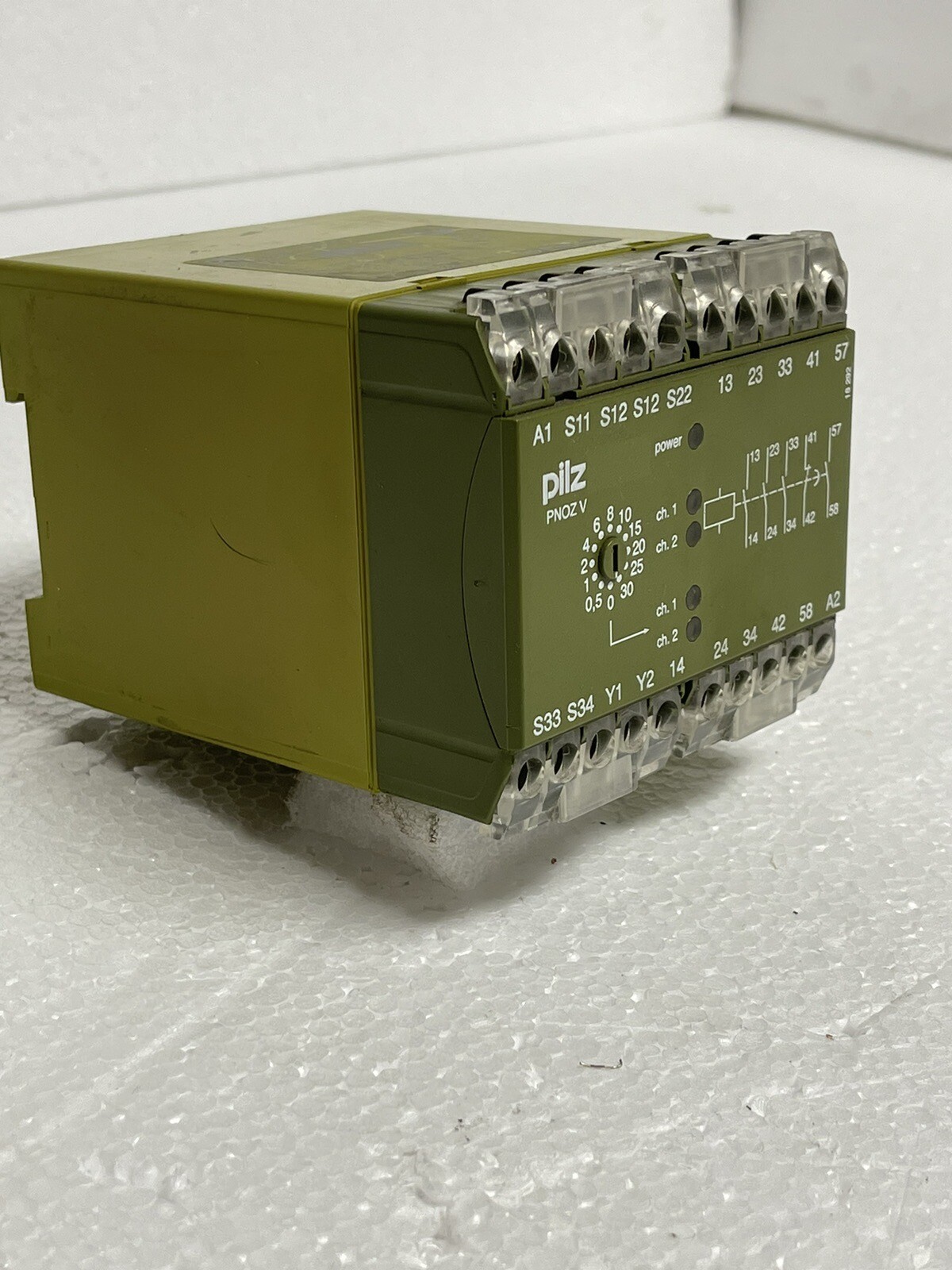 PiLZ PNOZV 30/ 24VDC Relay Ident. No.: 474790 112489