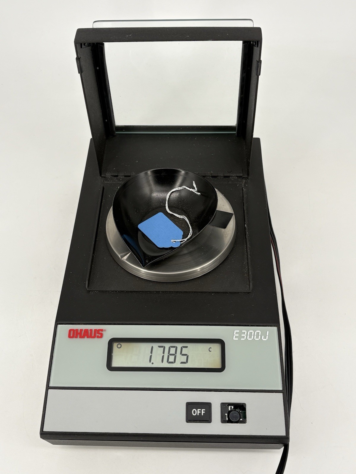 Ohaus Scale E300j – See Photos
