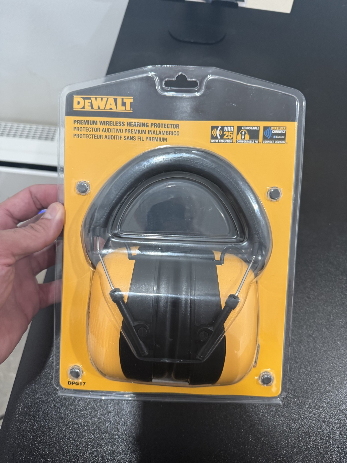 DeWalt DPG17 Wireless Bluetooth Hearing Protectors New Sealed Ear Muffs