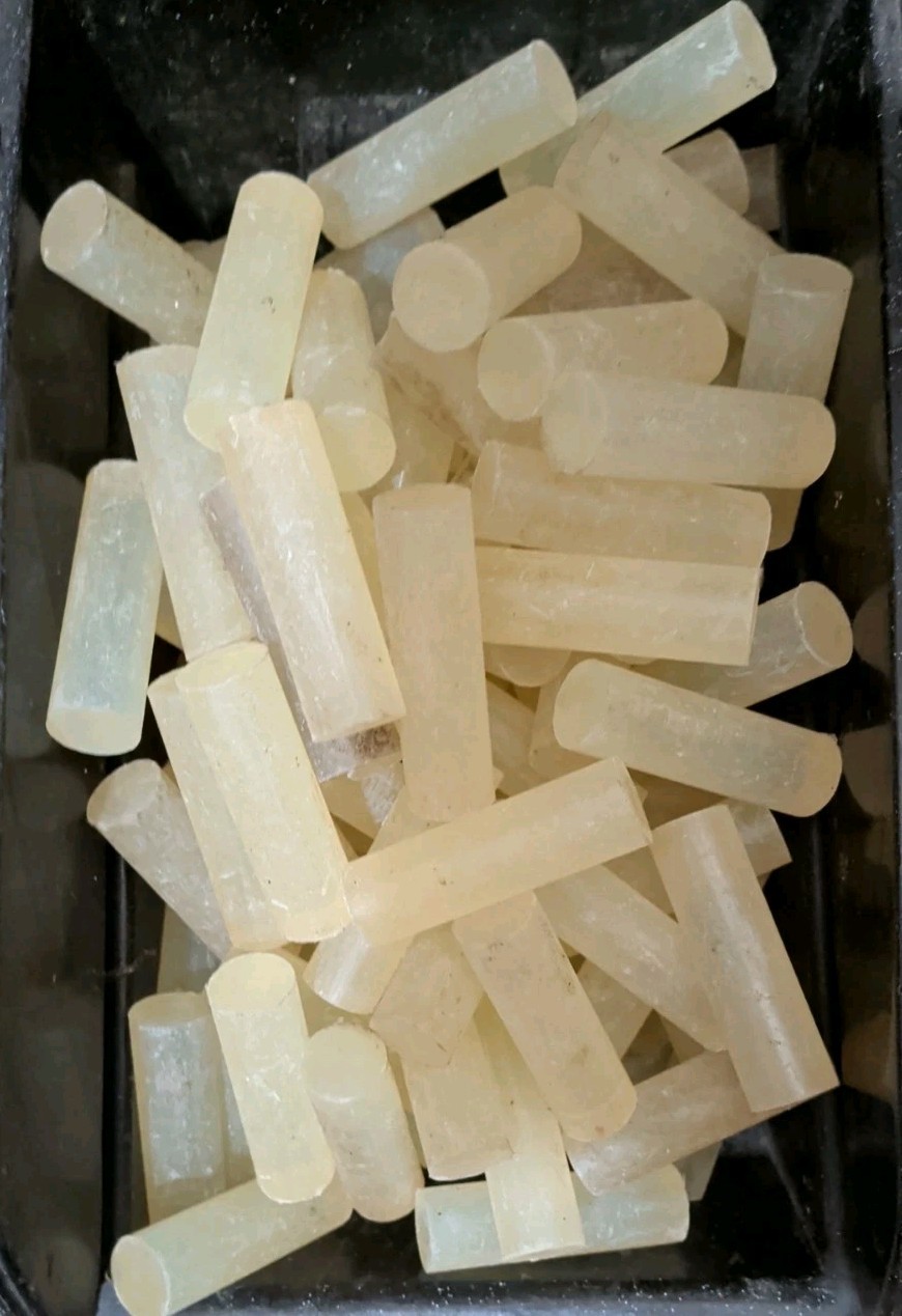 (LOT OF 140) 3M SCOTCH WELD HOT MELT ADHESIVE 1″ DIAMETER x 2″ LONG,