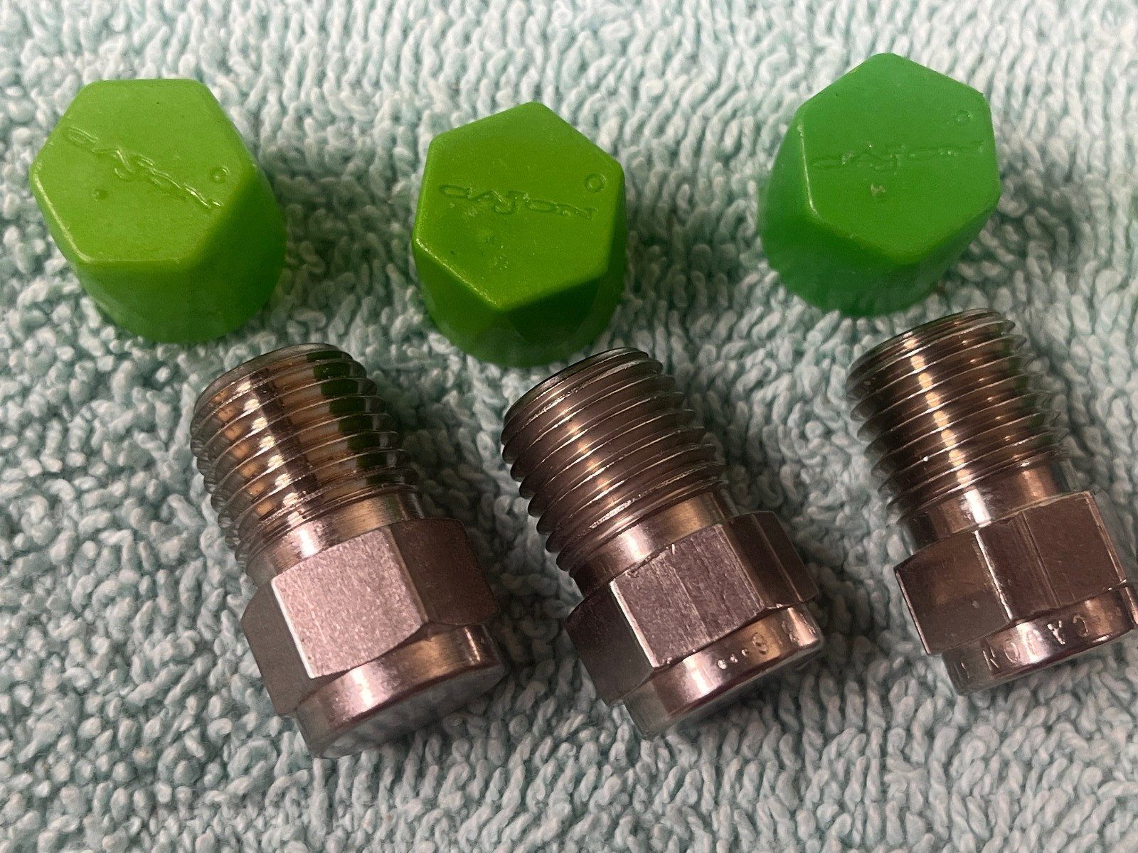 Cajon Swagelok SS-4-P ¼” NPT and SS-2-P 1/8” NPT Pipe Plug Fittings Lot of 5 NEW