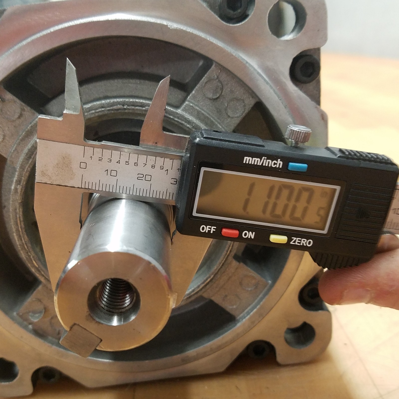 Allen Bradley MPL-B560F-MJ74AA Servo Motor, Series A, 3 Ph, 3000 Rpm, 5.5/7.3 kW