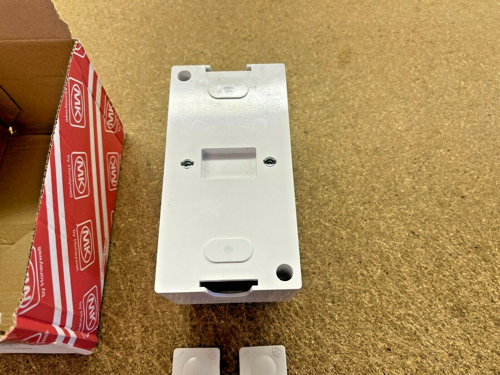 5502s, SENTRY INSULATED CIRCUIT PROTECTION, IP30 ENCLOSURE