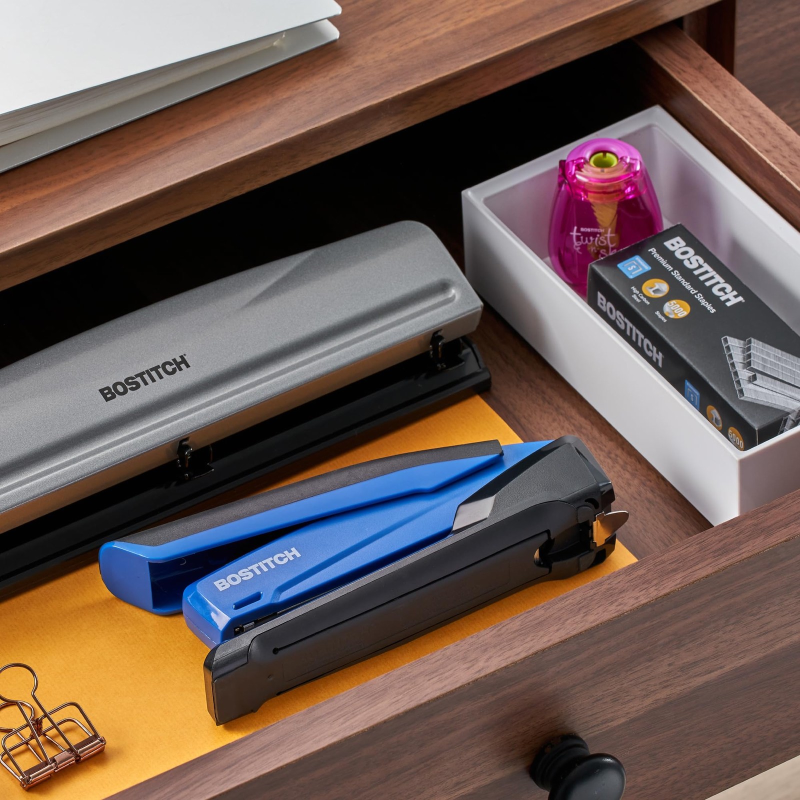 InPower SpringPowered Desktop Stapler, 20 Sheet Capcity, Built in Remover, Bl…