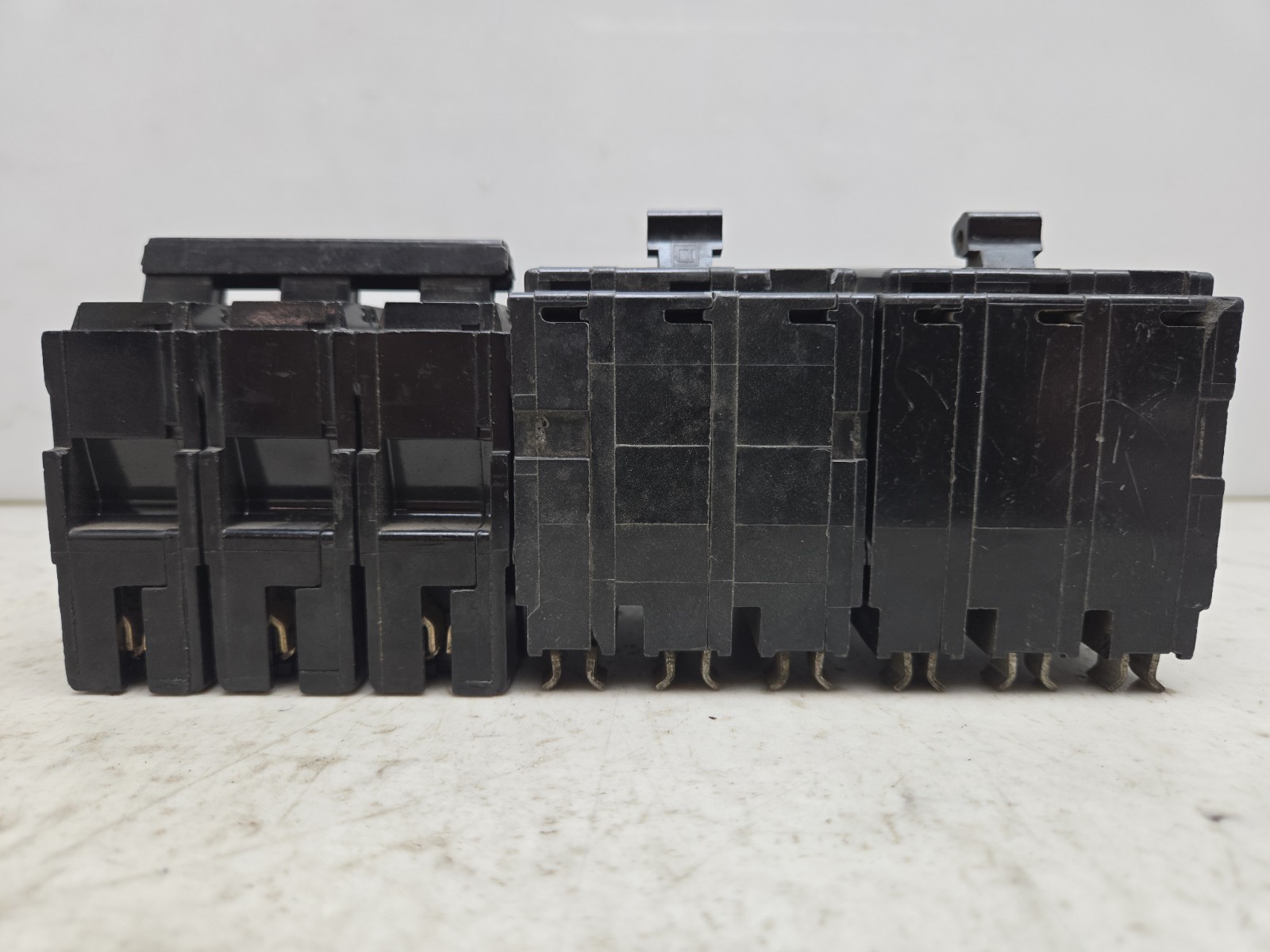 Mixed Lot of 3 Pole Circuit Breakers 100A 60A 30A Square D Ge See Pictures