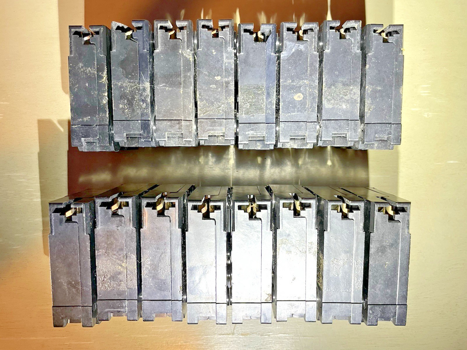 (16) Eaton BR120 Thermal Magnetic Circuit Breaker, Lot of 16 ***FREE SHIPPING