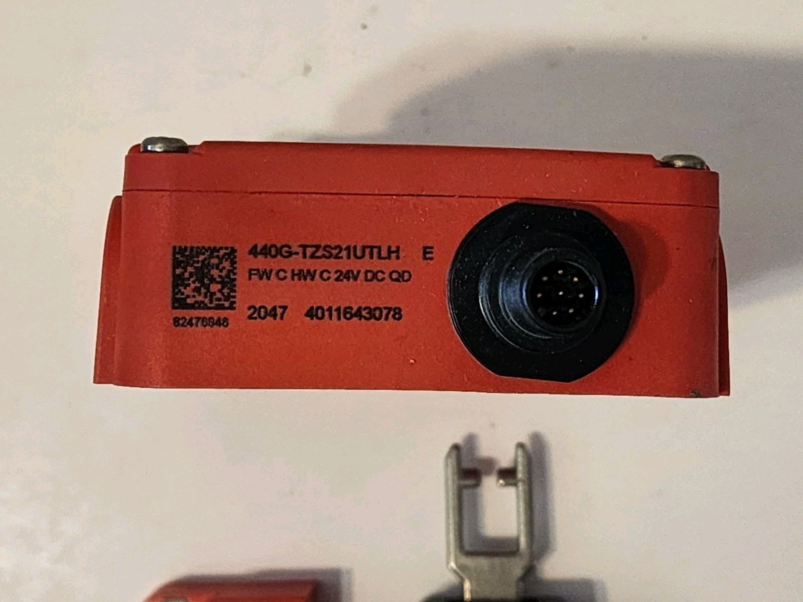 Slightly Used 440G-TZS21UTLH Allen Bradley Guardmaster Guardlock Safety Interloc