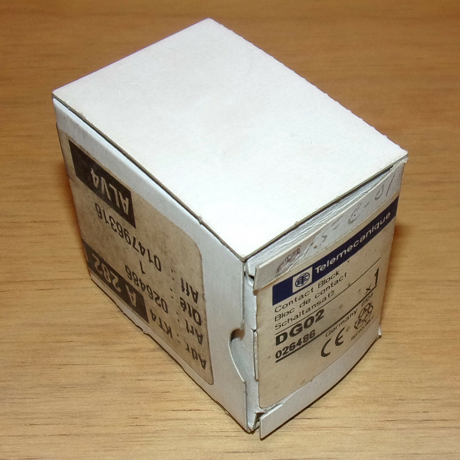 Telemecanique Square D Contact Block 9001 DG02 SER. B