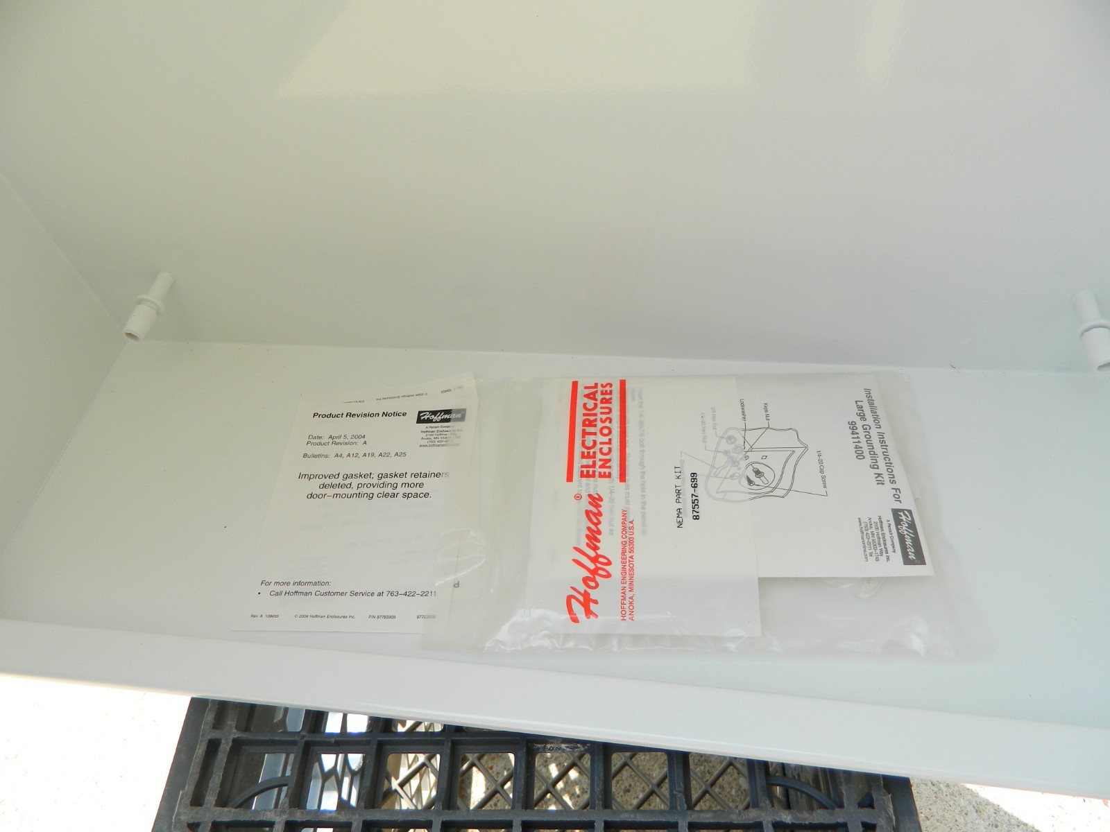 NVENT HOFFMAN A242408LP Electrical Enclosure 24″ x 24″ x 8″