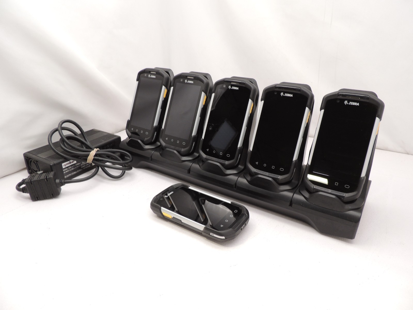 LOT OF 6 Zebra TC720L -0ME24B0-NA TC72 Mobile Android 11 w/Charger & Batteries