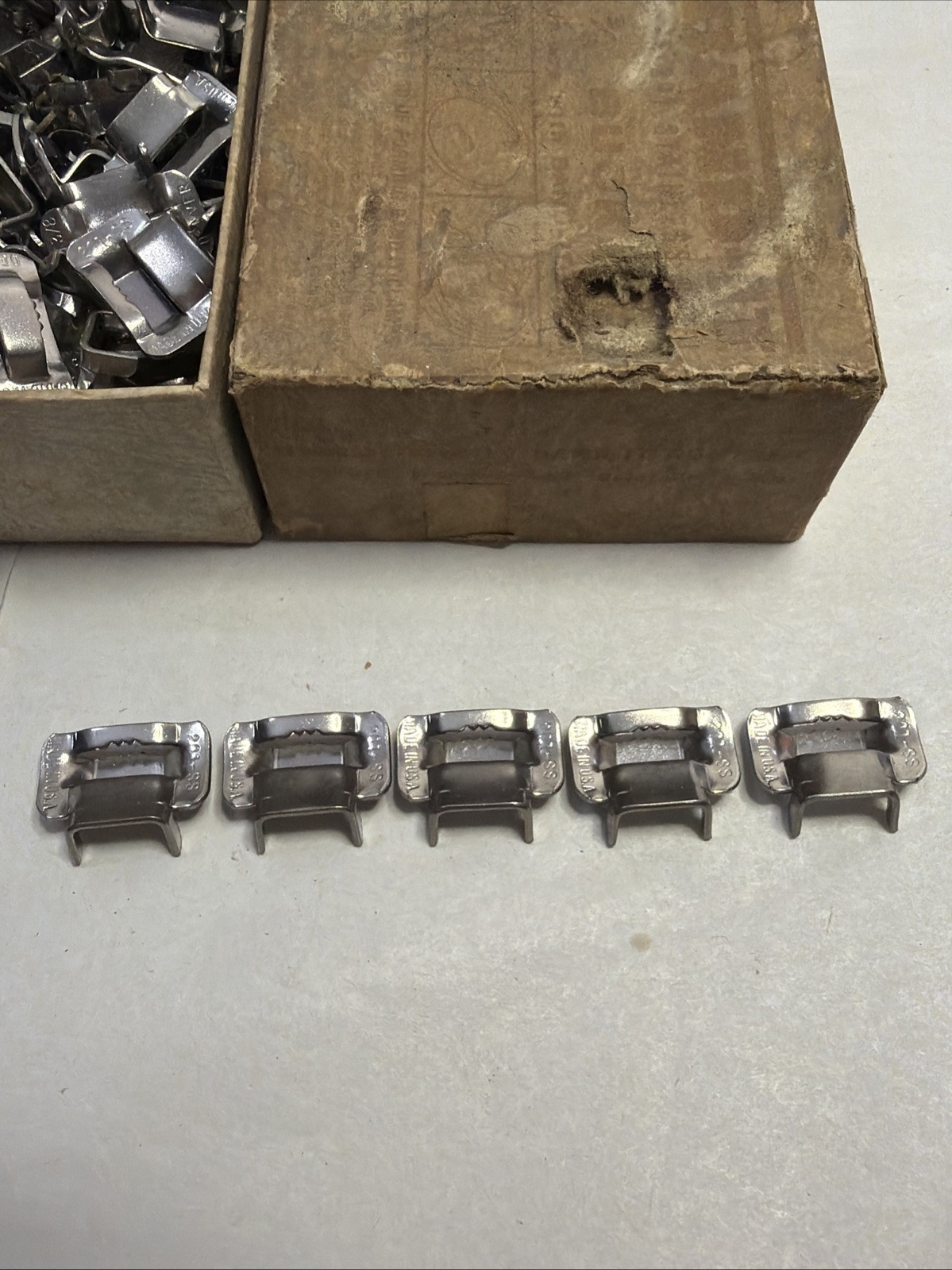 Band-It Ear-Lokt Buckles, 201 SS, 3/8″ (Open Box)