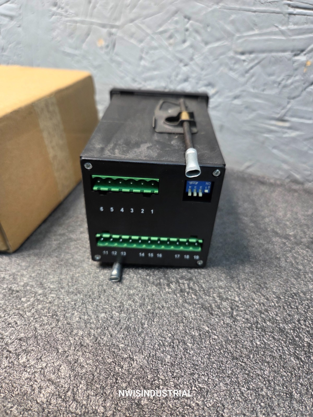 Homag R 1040-1-HO2-1 Temperature Controller 115/230VAC, 4-008-40-0