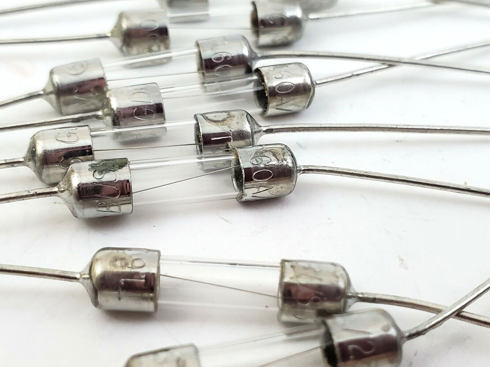 Box of 100 Bussmann GDCV1.6A Pigtail Glass Fuses 250V 1.6 Amp Slow Blow 5x20mm