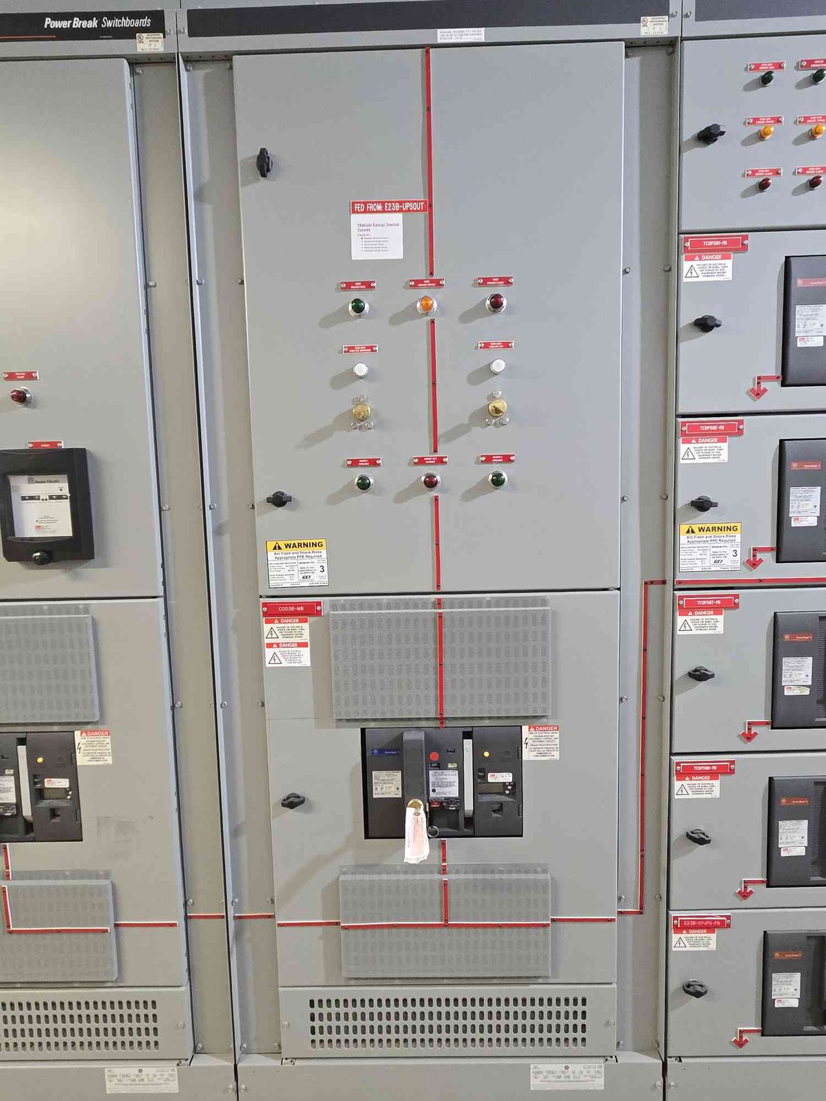 4000A GE Power Break II Switchgear Dual SSD 4000A Main & 14 SHF 800A Sub Feeds