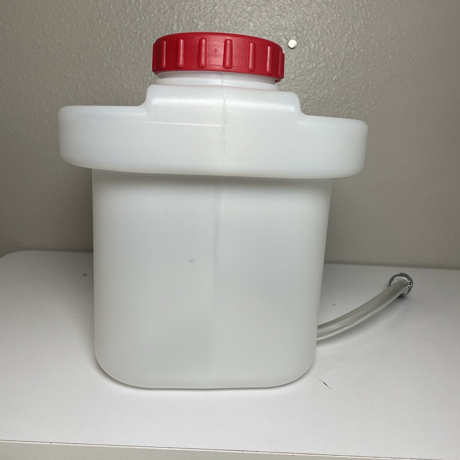 Rubbermaid Commercial HYGEN Pulse Caddy 2 Gal Q966