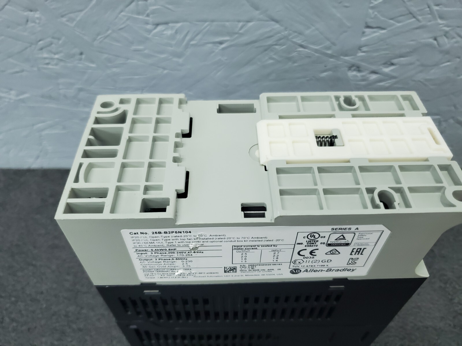 25B-B2P5N104 Allen Bradley PowerFlex 525 AC Drive 0.4kW 0.5Hp