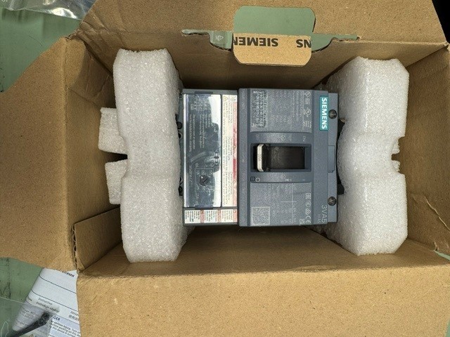 Siemens 3VA5222-6EC31-0AA0 225A , 3-Pole, 600V Circuit Breaker