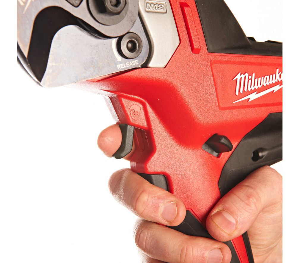 Milwaukee M12 CC-402C Cable Cutter Kit 2x 4.0Ah Batteries Charger Case 12V