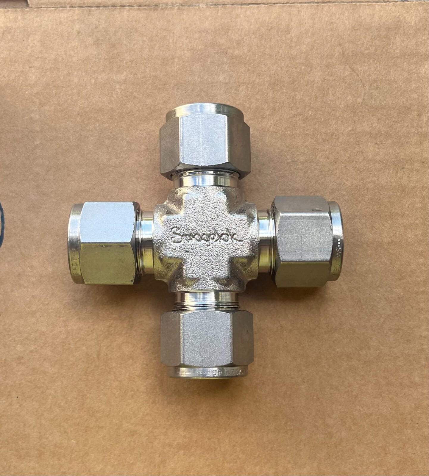 Swagelok 3/8″ Tube SS Stainless Steel Cross SS-600-4 Several Avail New