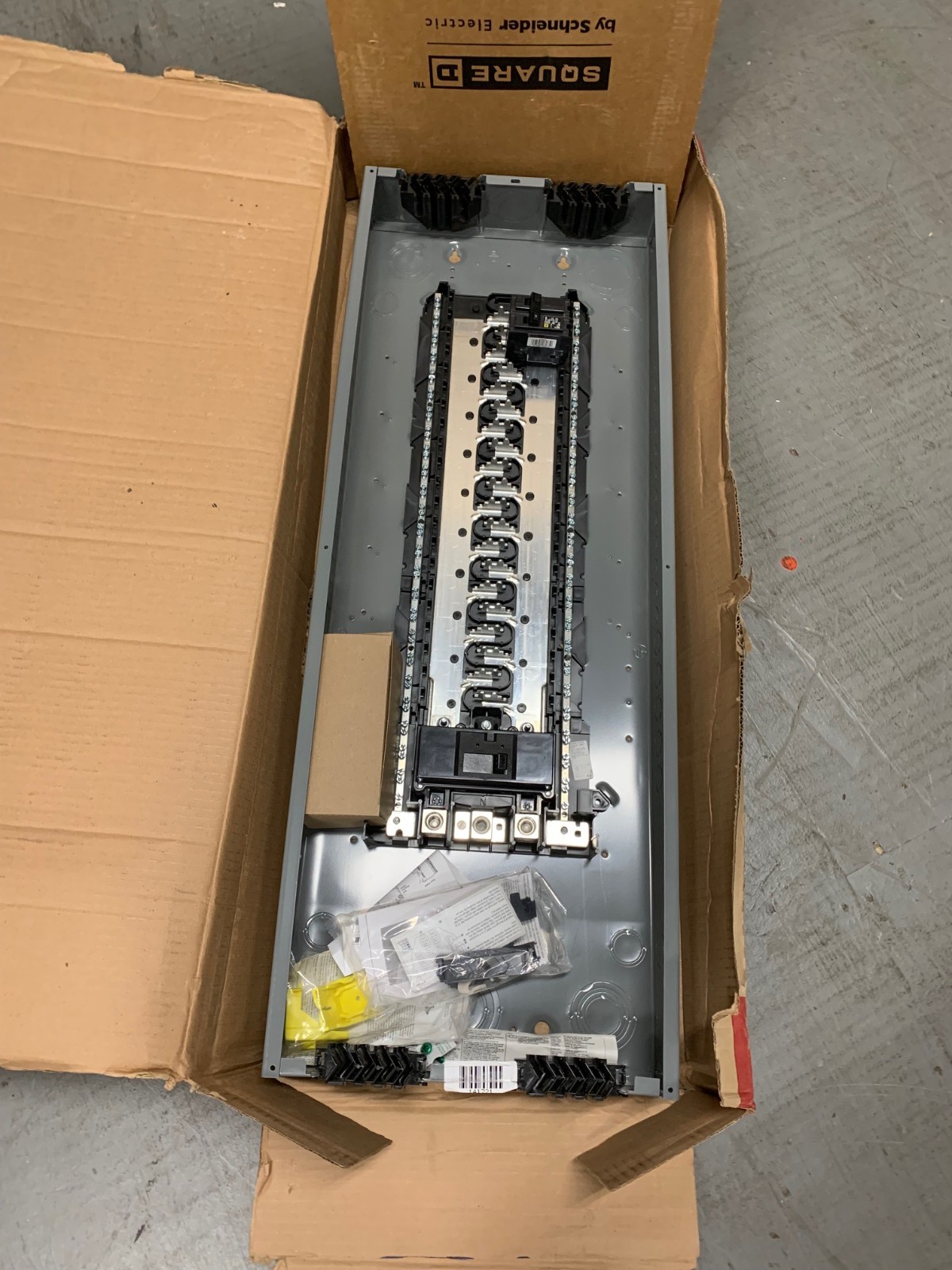 Homeline Square D HOM4080M200PCVP 200 Amp 40-Space 80-Circuit Panel *BOX DAMAGE*