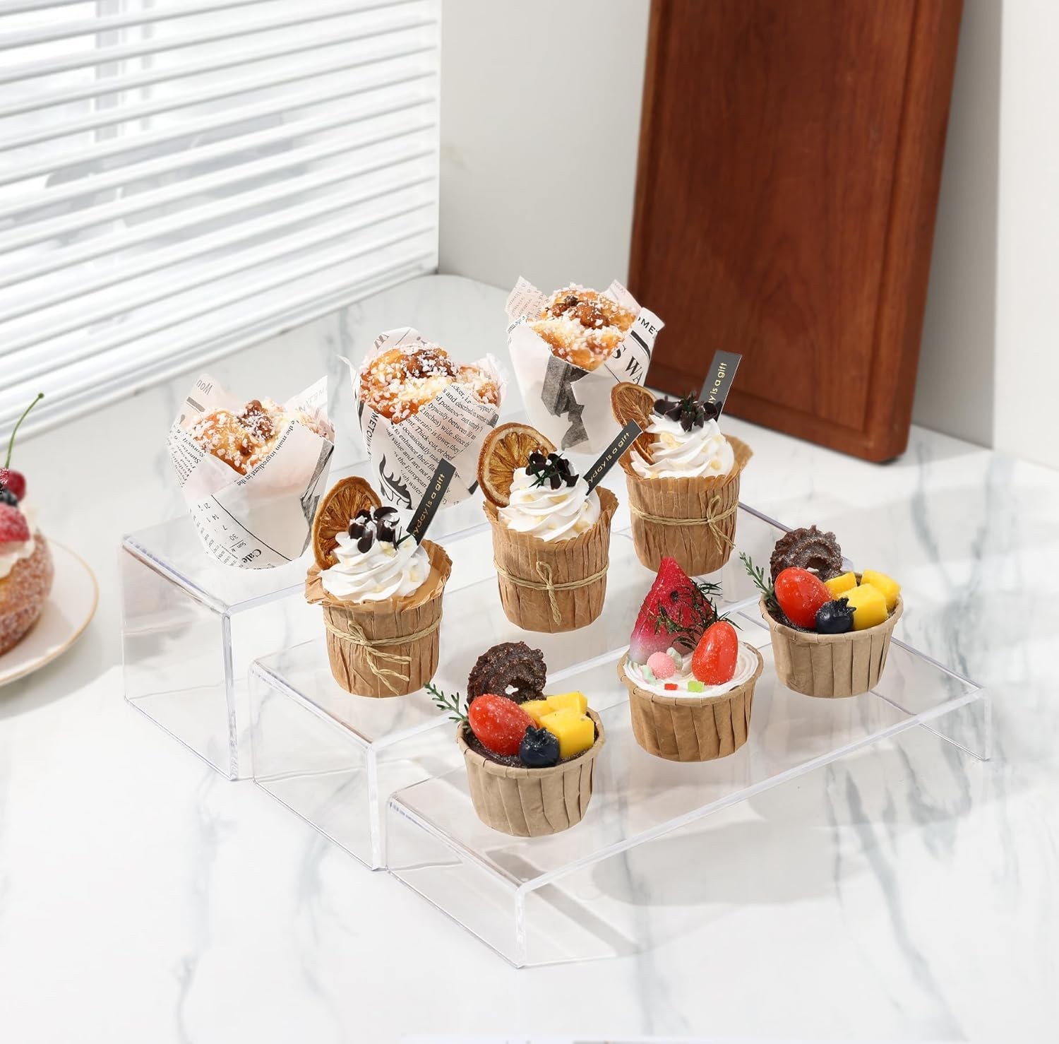 Easy Maintenance Acrylic Display Stands, No Assembly Required for Convenience