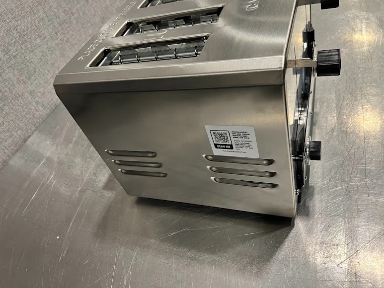Avantco Medium-Duty Bread/Bagel Switch 4-Slice Toaster – 240V