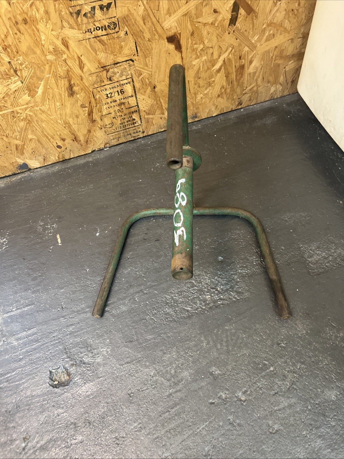 Nice Used Greenlee 406 Rope Stand For 13″ Diameter Reel