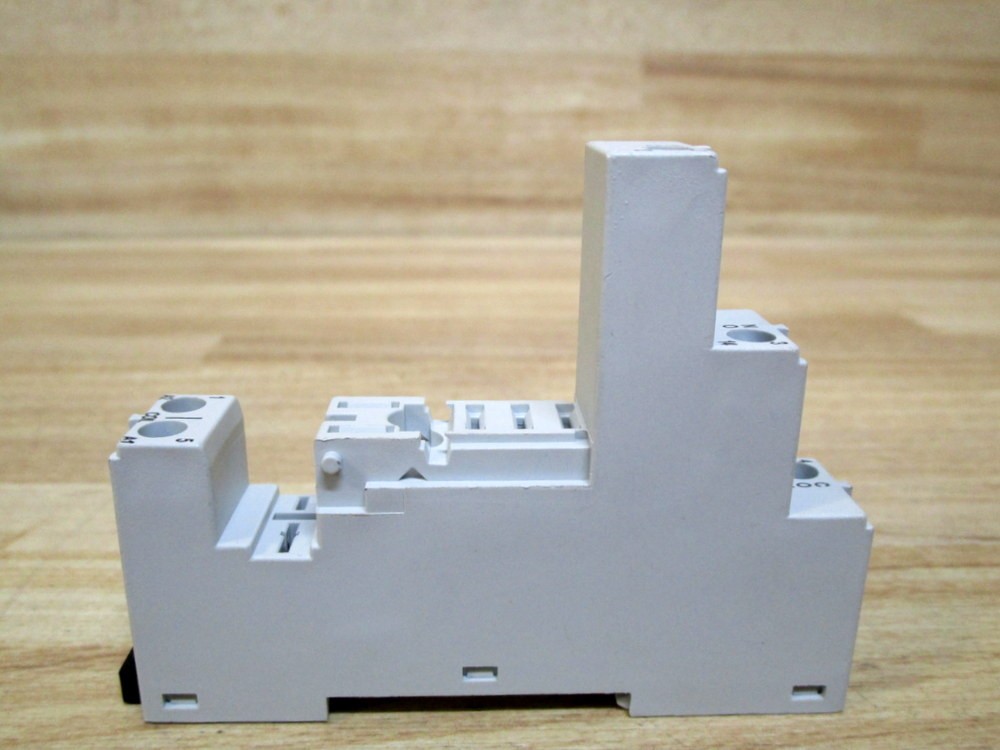Allen Bradley 700-HN221 Relay Socket 700HN221