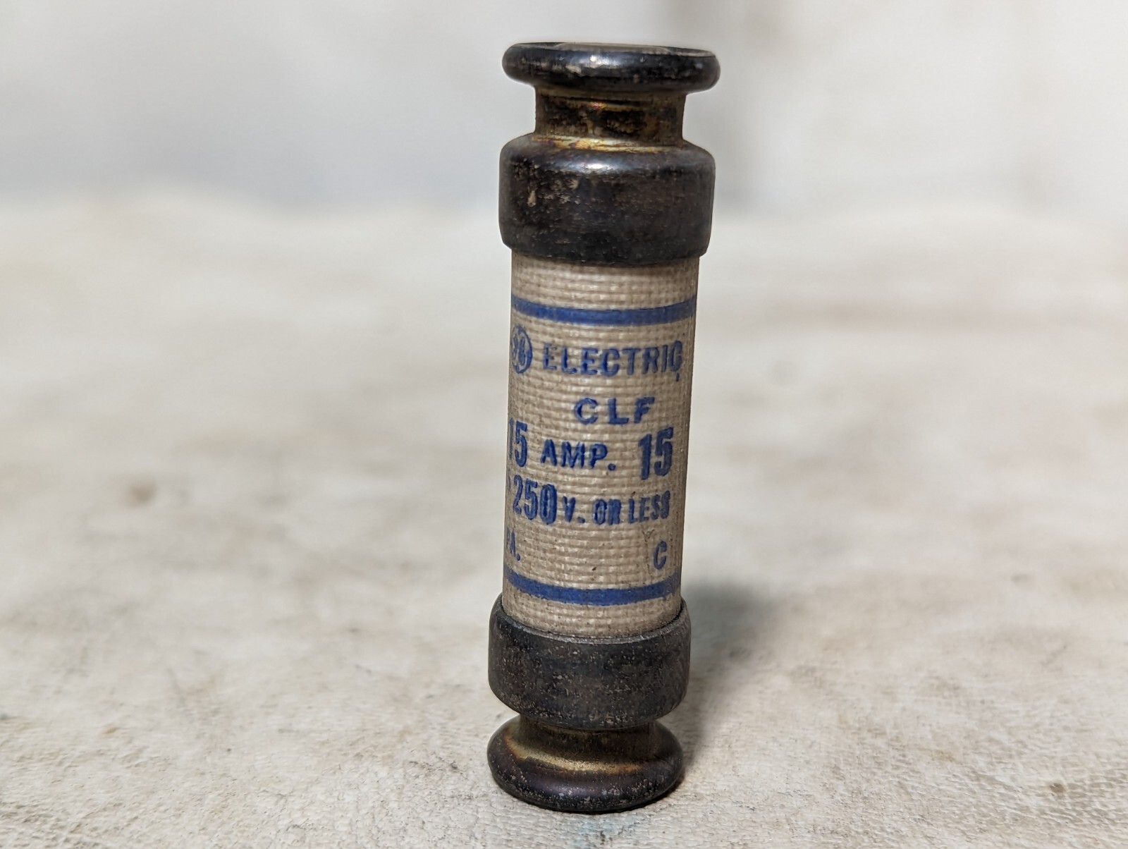 Lot of 25 GE GF6A15 fuses, 15A, 250V or less