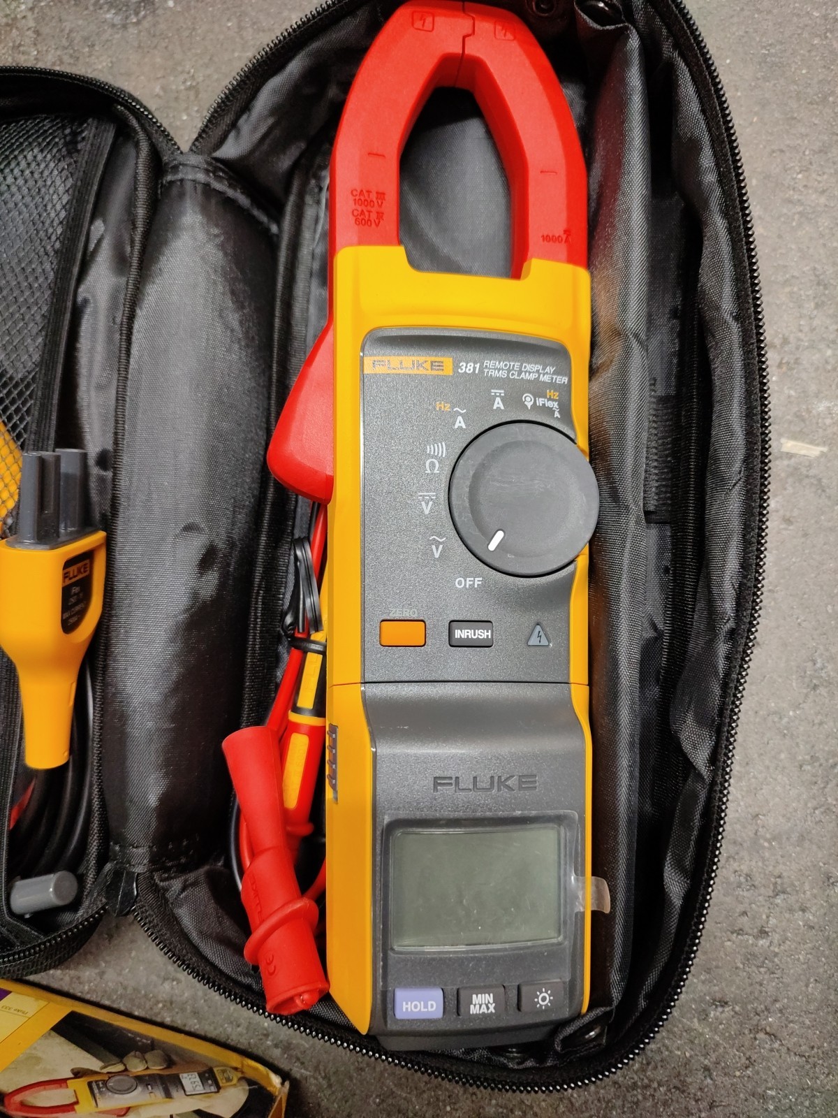 Fluke 381 Remote Display True RMS AC/DC Clamp Meter