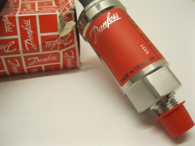 Danfoss Pressure Transmitter 060G2058 AKS 33 Made in Denmark New Open Box