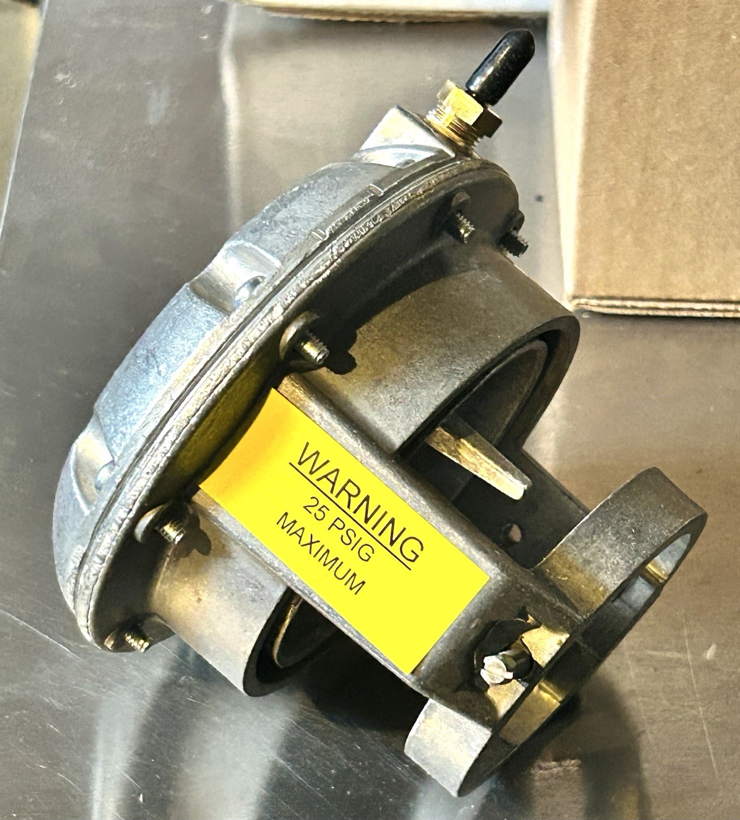 Johnson Controls V-3000-8012 Pneumatic Diaphragm Valve Actuator NEW