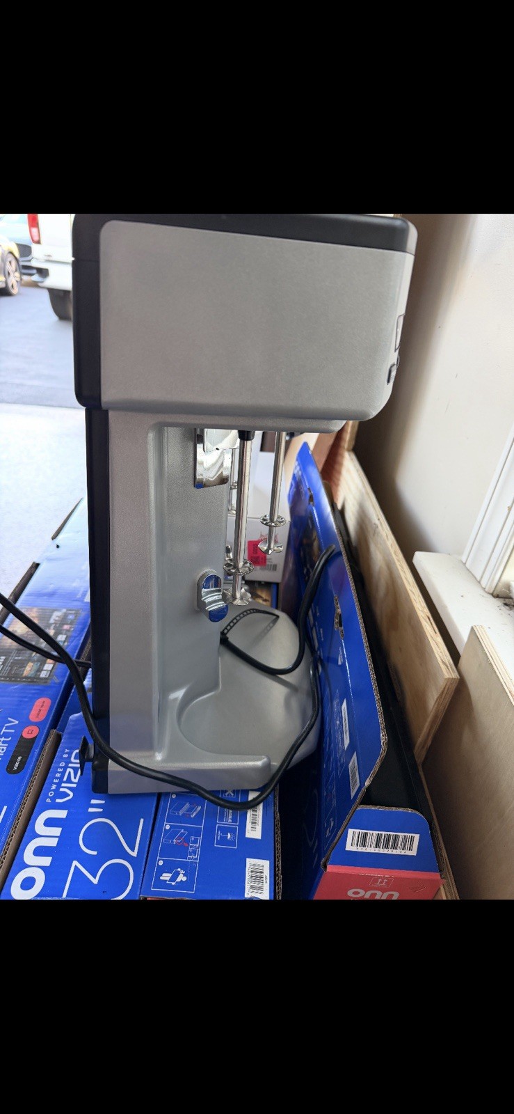 Waring WDM360TX Commercial Freestanding Milkshake Mixer, Triple 3 Spindles