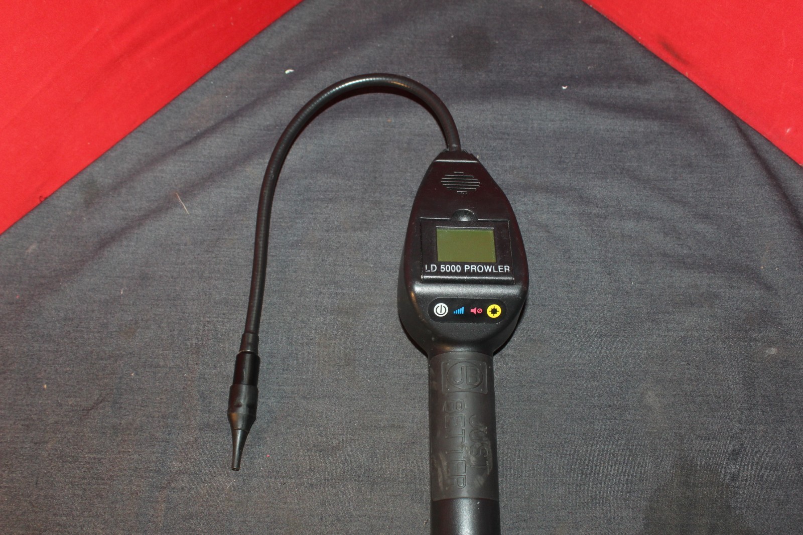 JB Industries LD-5000 Prowler Refrigerant Leak Detector w/case AO4080787