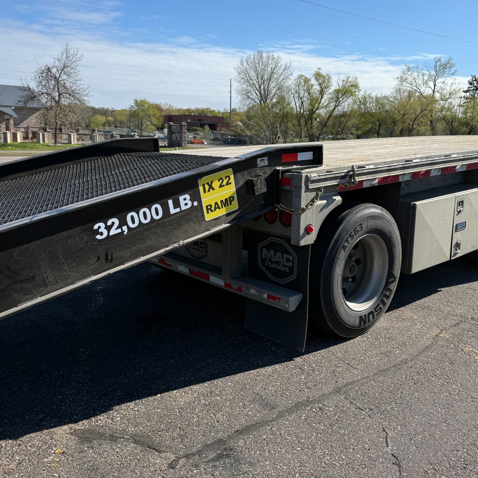 32,000LB Cap. Portable Yard Ramp Forklift Dock Height Truck Container Unloading