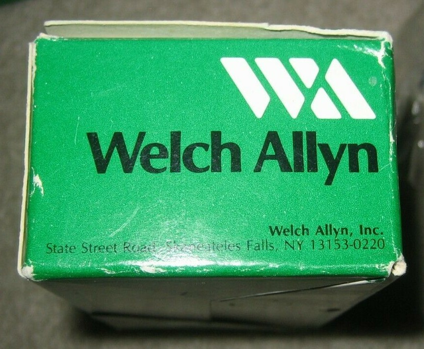 ONE (1) NEW WELCH ALLYN 38300 LIGHT CARRIER WITH 03400-U LAMP