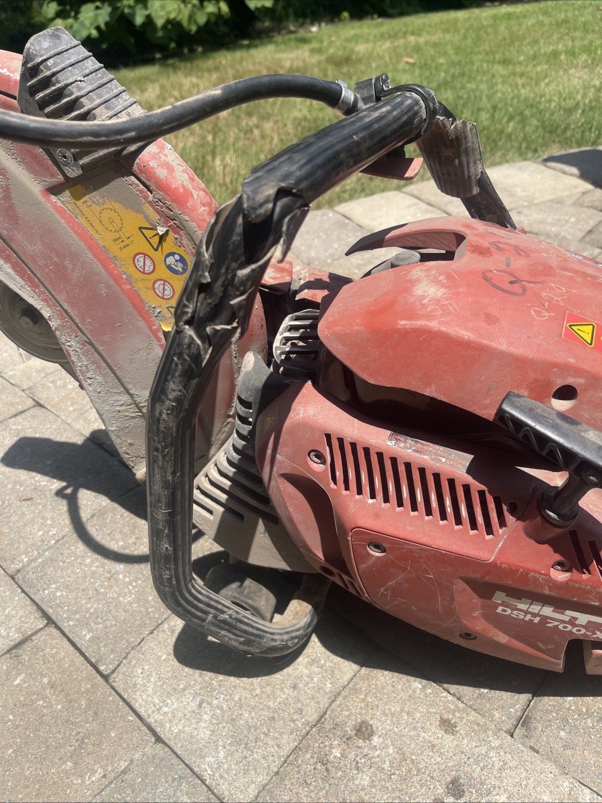 Hilti DSH 700-X Handheld Cut-Off Gasoline Concrete Saw – Used / Untested
