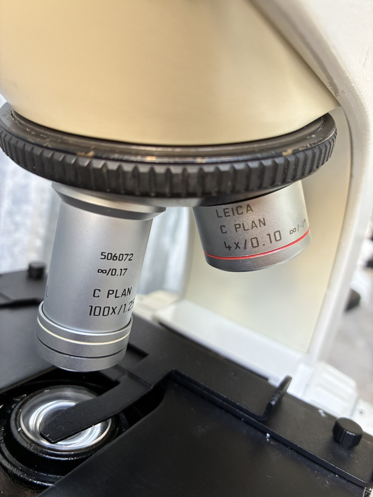 Leica DME Microscope with 4 C Plan Infinity Objectives 4X, 10X, 40X, 100X