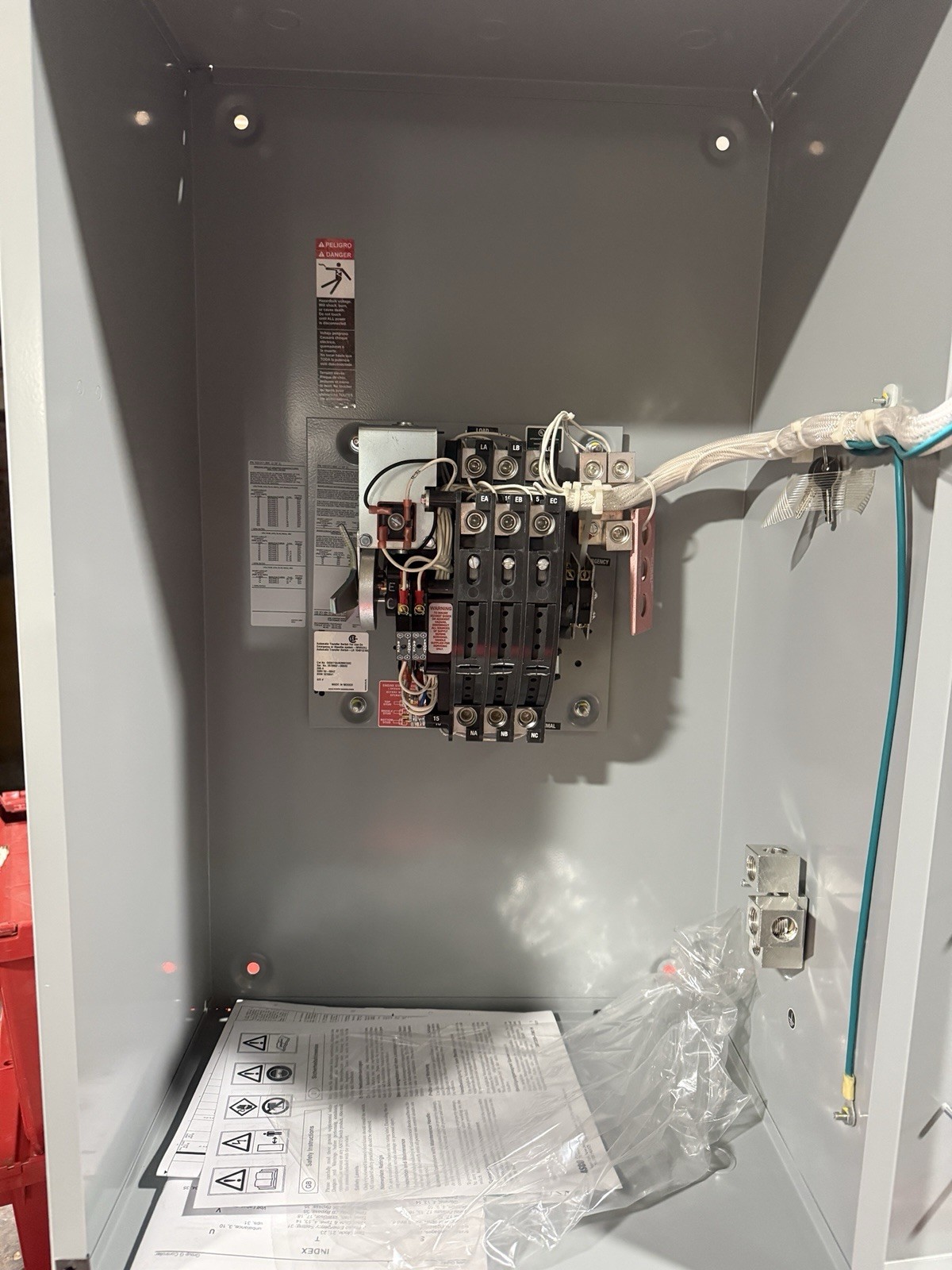 ASCO D03ATSA30200CGXC 200A 208V 3P AUTOMATIC TRANSFER SWITCH 50-60HZ