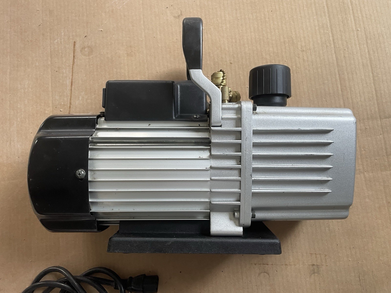 GVP12 GlobeSaver High Vacuum Pump 2 Stage IP 54 With Cord
