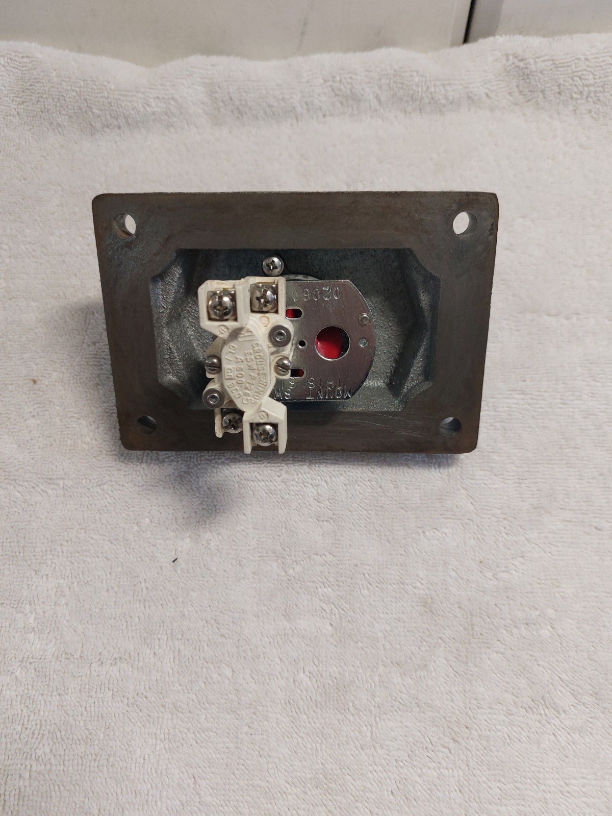 CROUSE-HINDS EDS21273 EXPLOSION PROOF FRONT OPERATED SEL SWITCH
