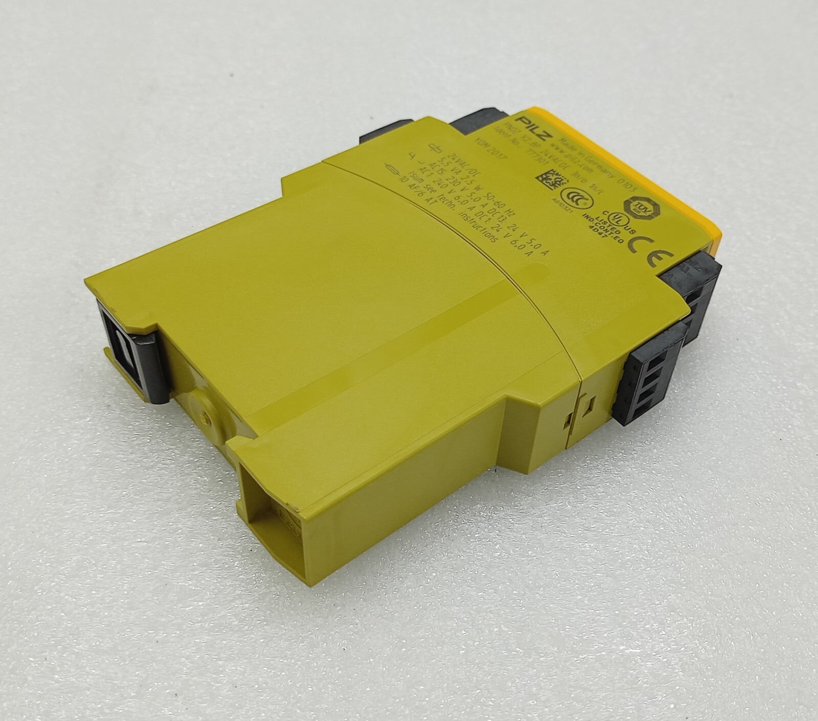 PILZ PNOZ X2.8P 777301 Safety Relay