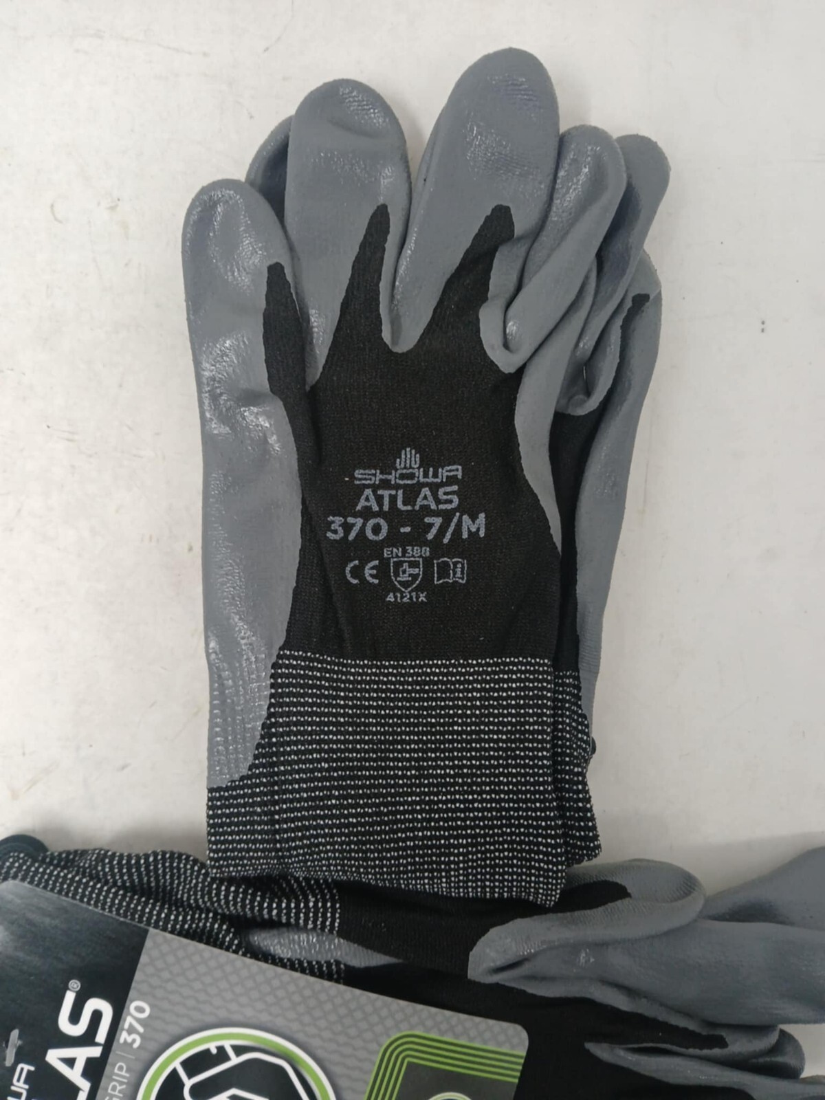 Showa Atlas Medium 370 Nitril Black and Gray Premium Grip Gloves 2 Pairs